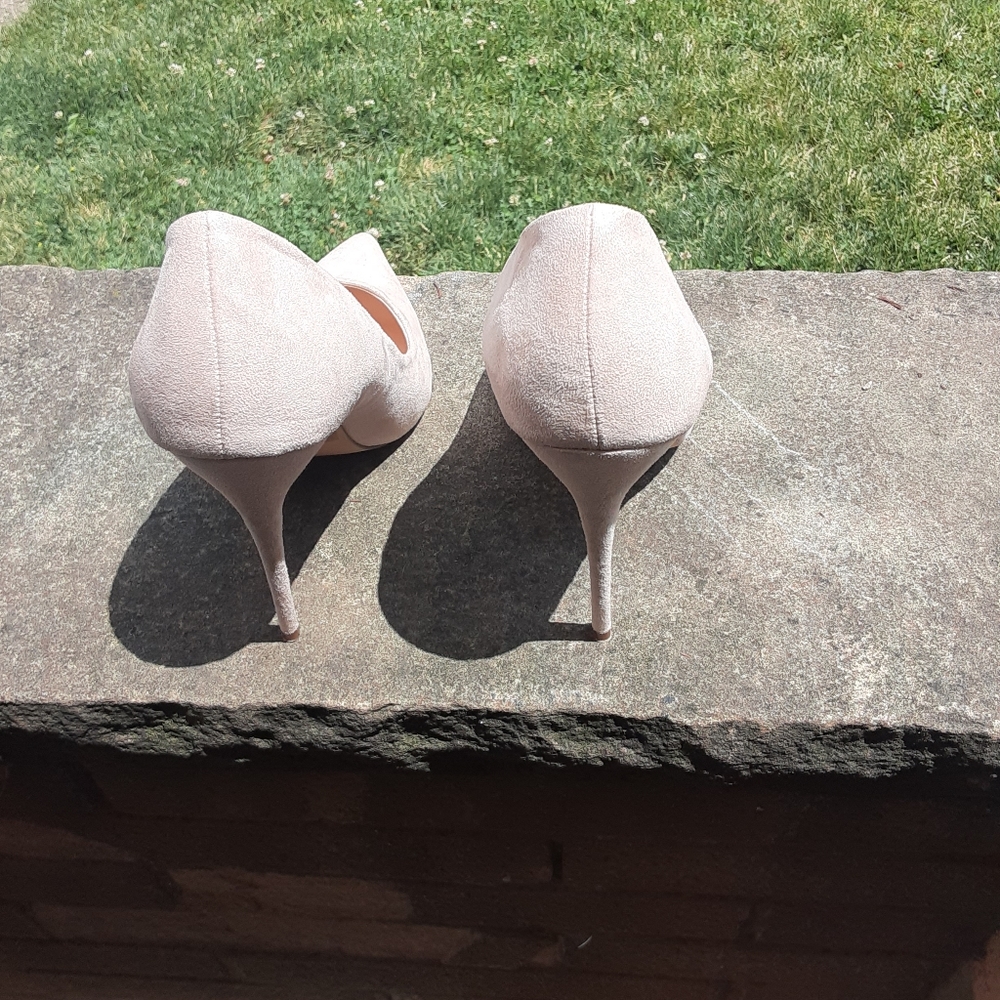Pumps - Picture 4 of 4
